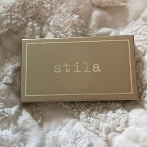 Lightly Swatched Shape and Shade Contour Duo Stila